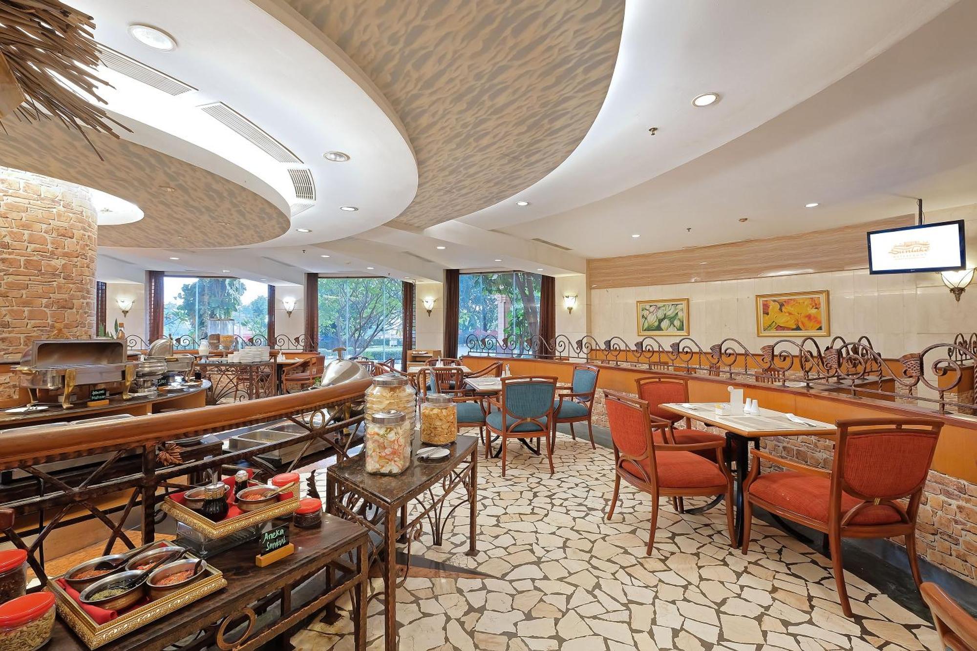 Sunlake Waterfront Resort & Convention Jakarta Kültér fotó